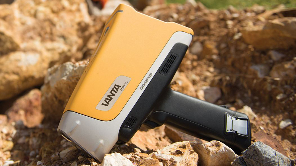 Фото портативного спектрометра от Олимпус